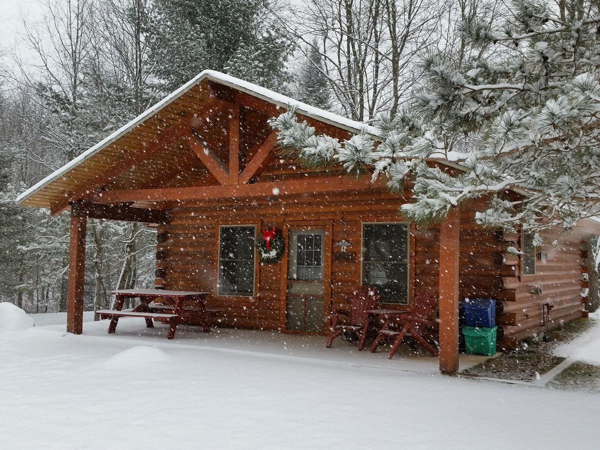 Hotel Spur Of The Moment Ranch Mountain Exterior foto