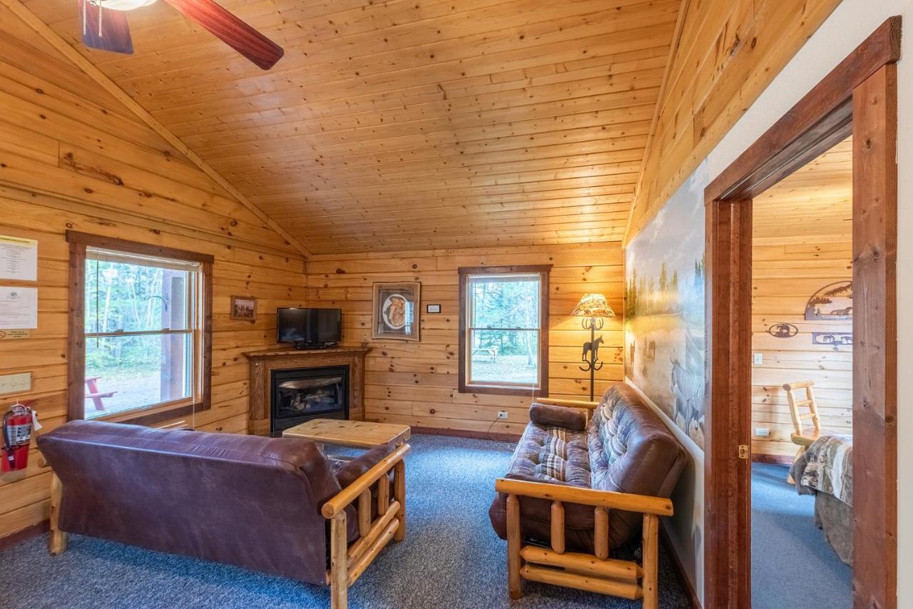 Hotel Spur Of The Moment Ranch Mountain Exterior foto